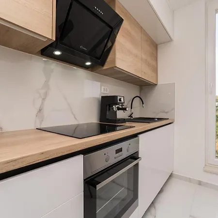 Luxury D Konukevi 4*