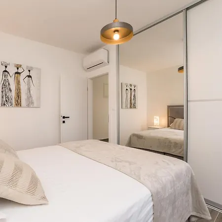 Luxury D Guest house Bibinje
