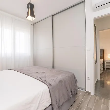 Luxury D Casa de hóspedes 4*