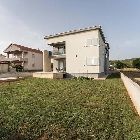 Luxury D Casa de hóspedes