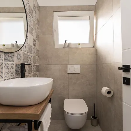 Luxury D Casa de hóspedes 4*