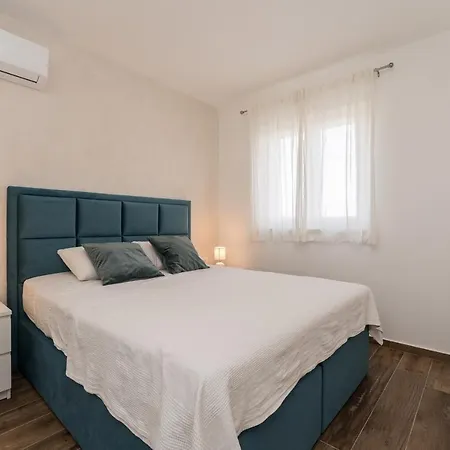Luxury D 4* Bibinje